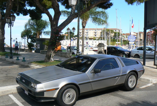 DeLorean DMC-12