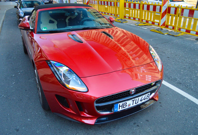 Jaguar F-TYPE S V8 Convertible