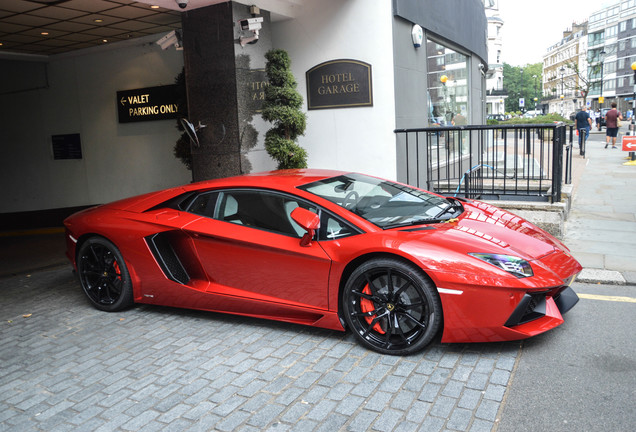 Lamborghini Aventador LP700-4