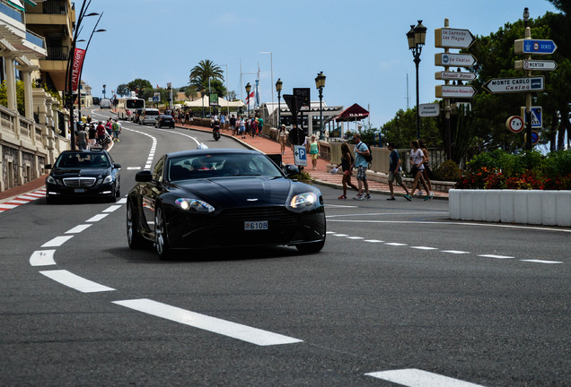 Aston Martin V8 Vantage 2012