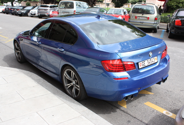 BMW M5 F10 2011