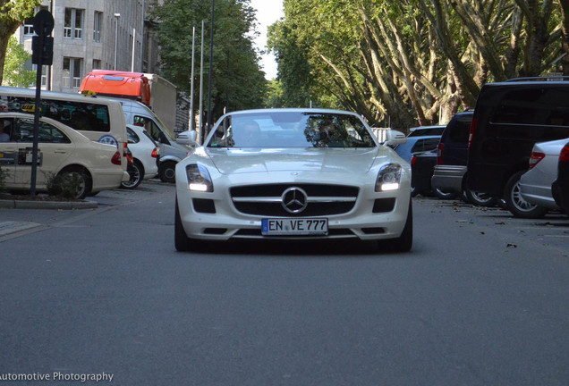 Mercedes-Benz SLS AMG Roadster