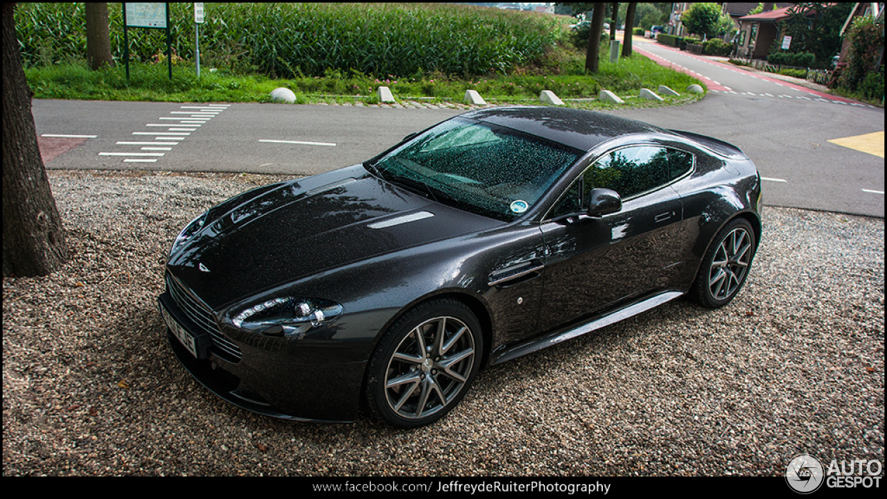 Aston Martin V8 Vantage S