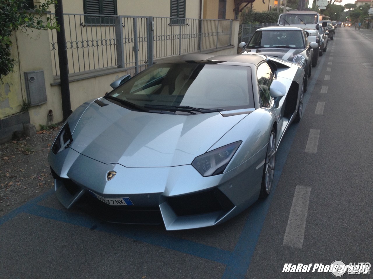 Lamborghini Aventador LP700-4 Roadster