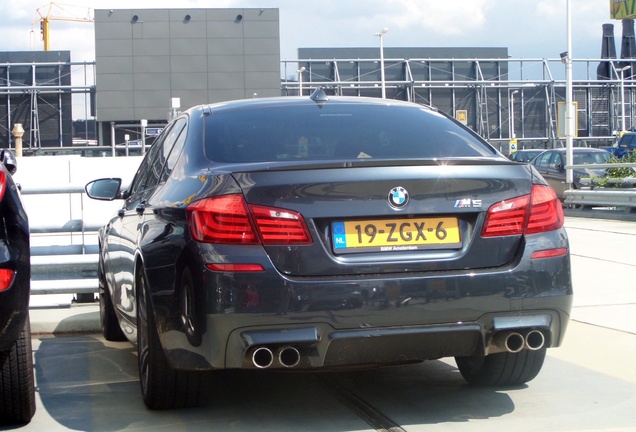 BMW M5 F10 2011