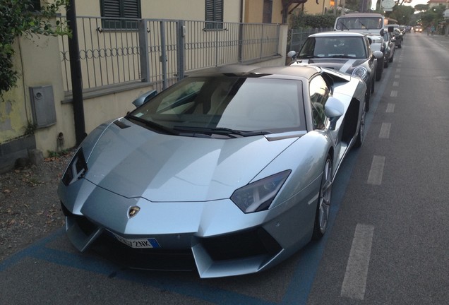 Lamborghini Aventador LP700-4 Roadster