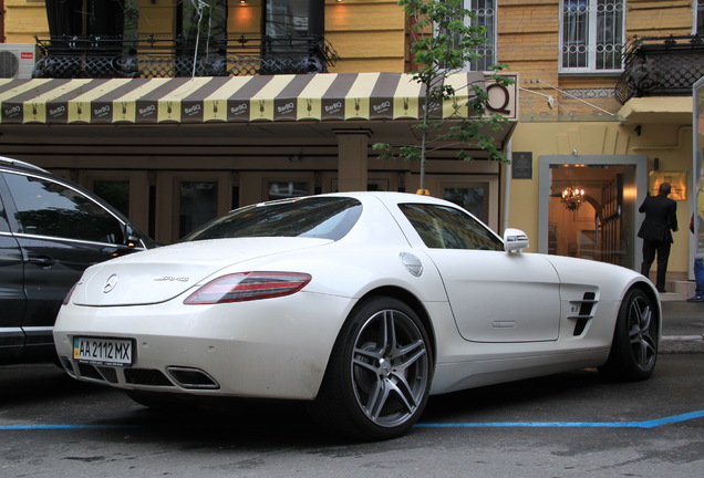 Mercedes-Benz SLS AMG