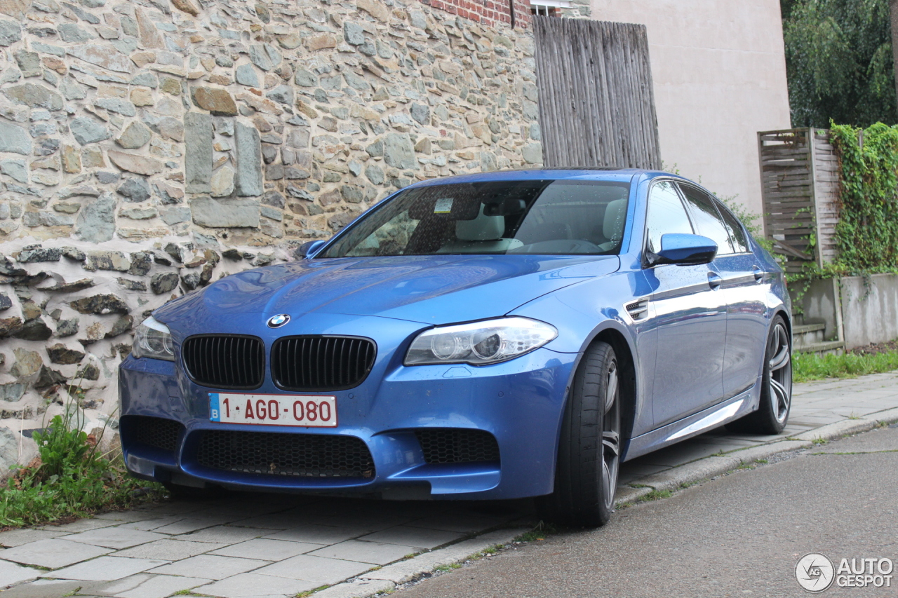 BMW M5 F10 2011