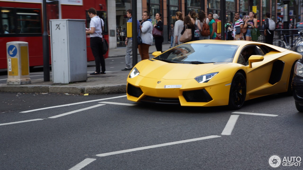 Lamborghini Aventador LP700-4