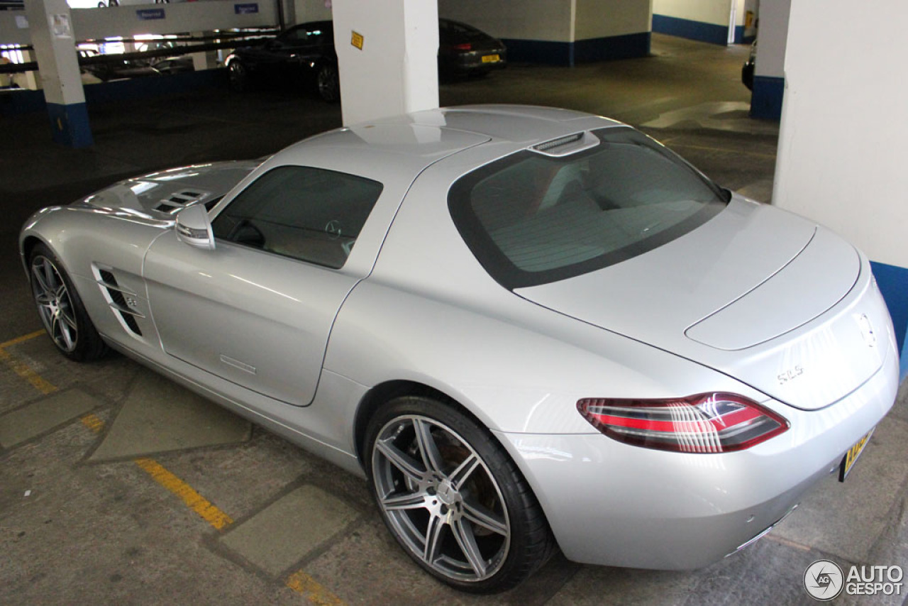 Mercedes-Benz SLS AMG