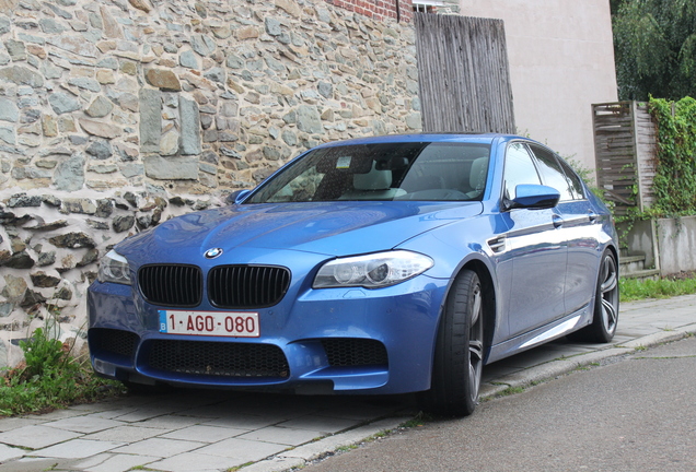 BMW M5 F10 2011