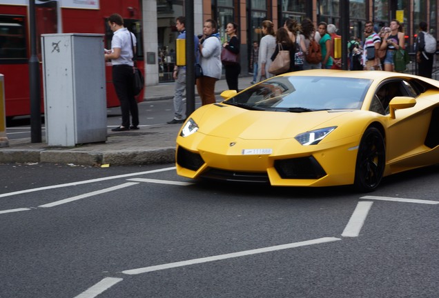 Lamborghini Aventador LP700-4