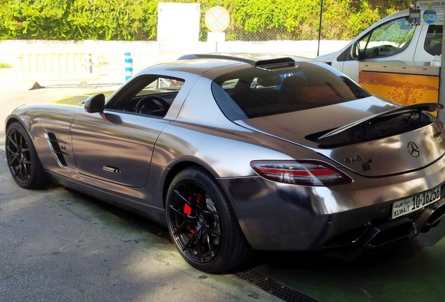 Mercedes-Benz Oakley Design SLS AMG Carbon Edition