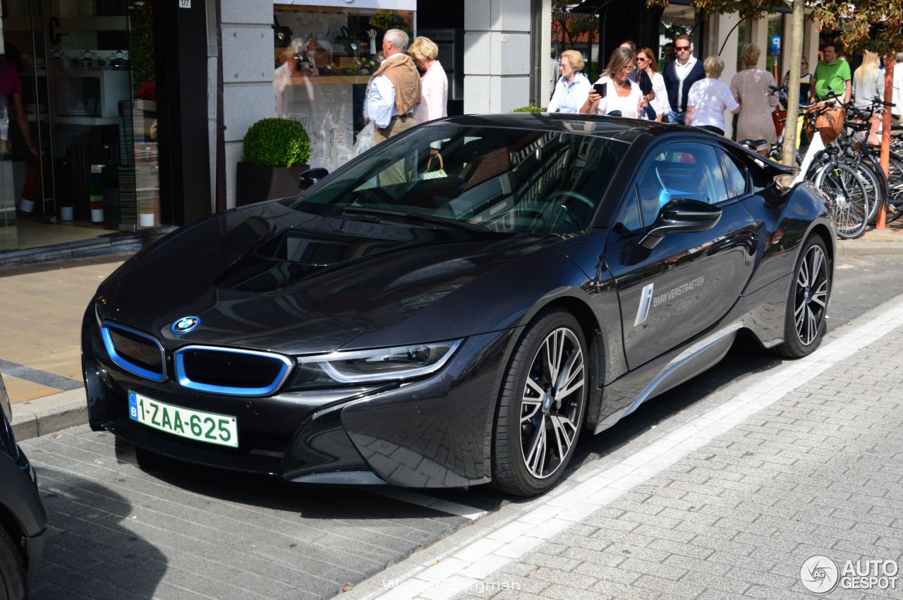 BMW i8