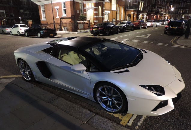 Lamborghini Aventador LP700-4 Roadster