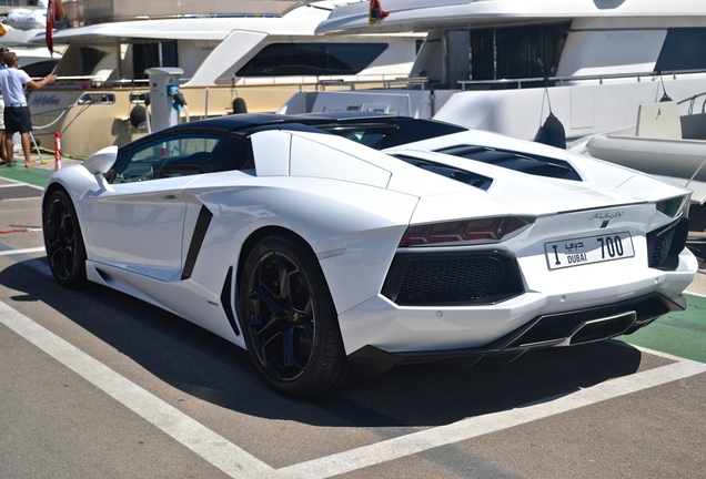 Lamborghini Aventador LP700-4 Roadster