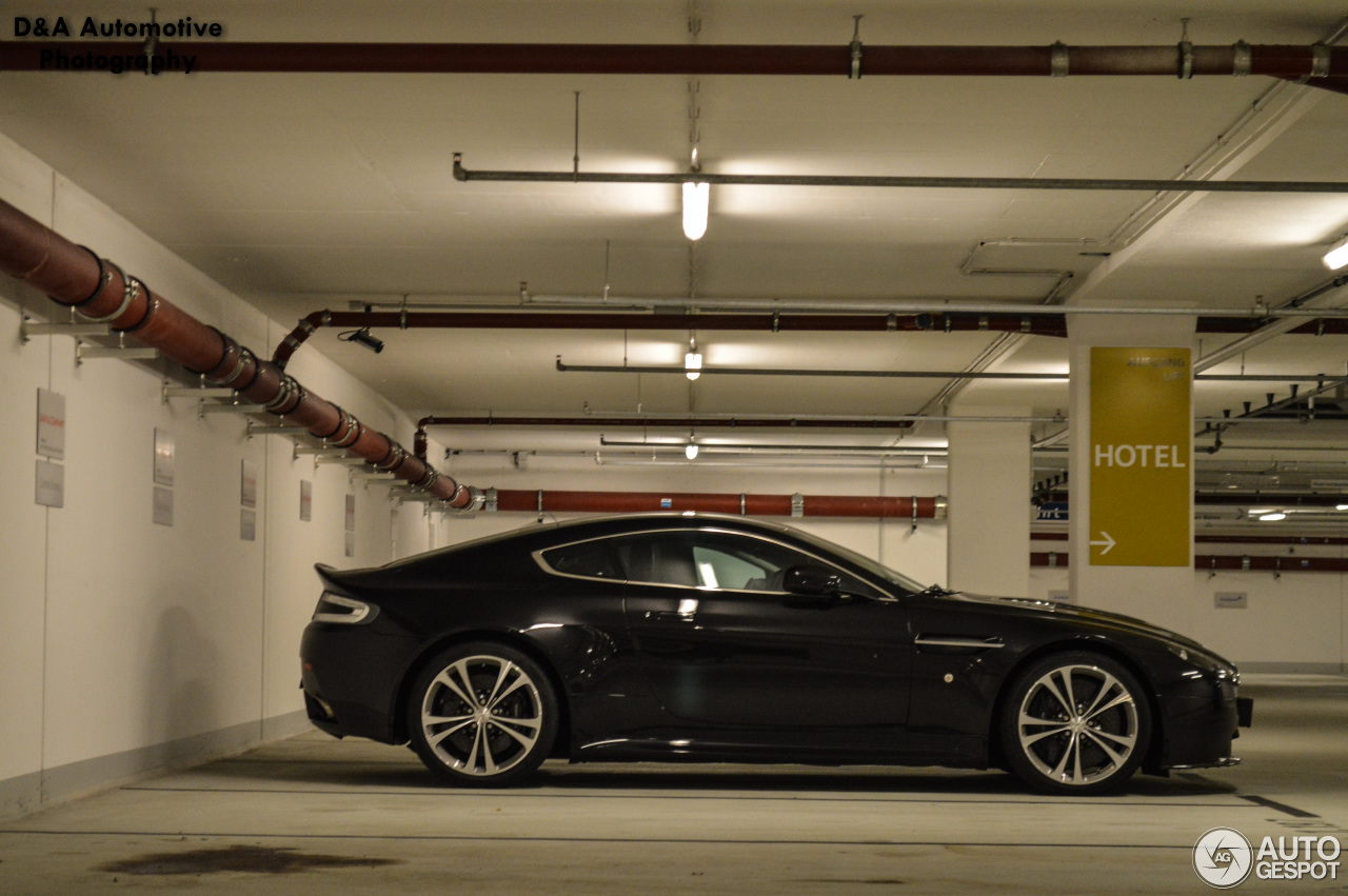 Aston Martin V12 Vantage