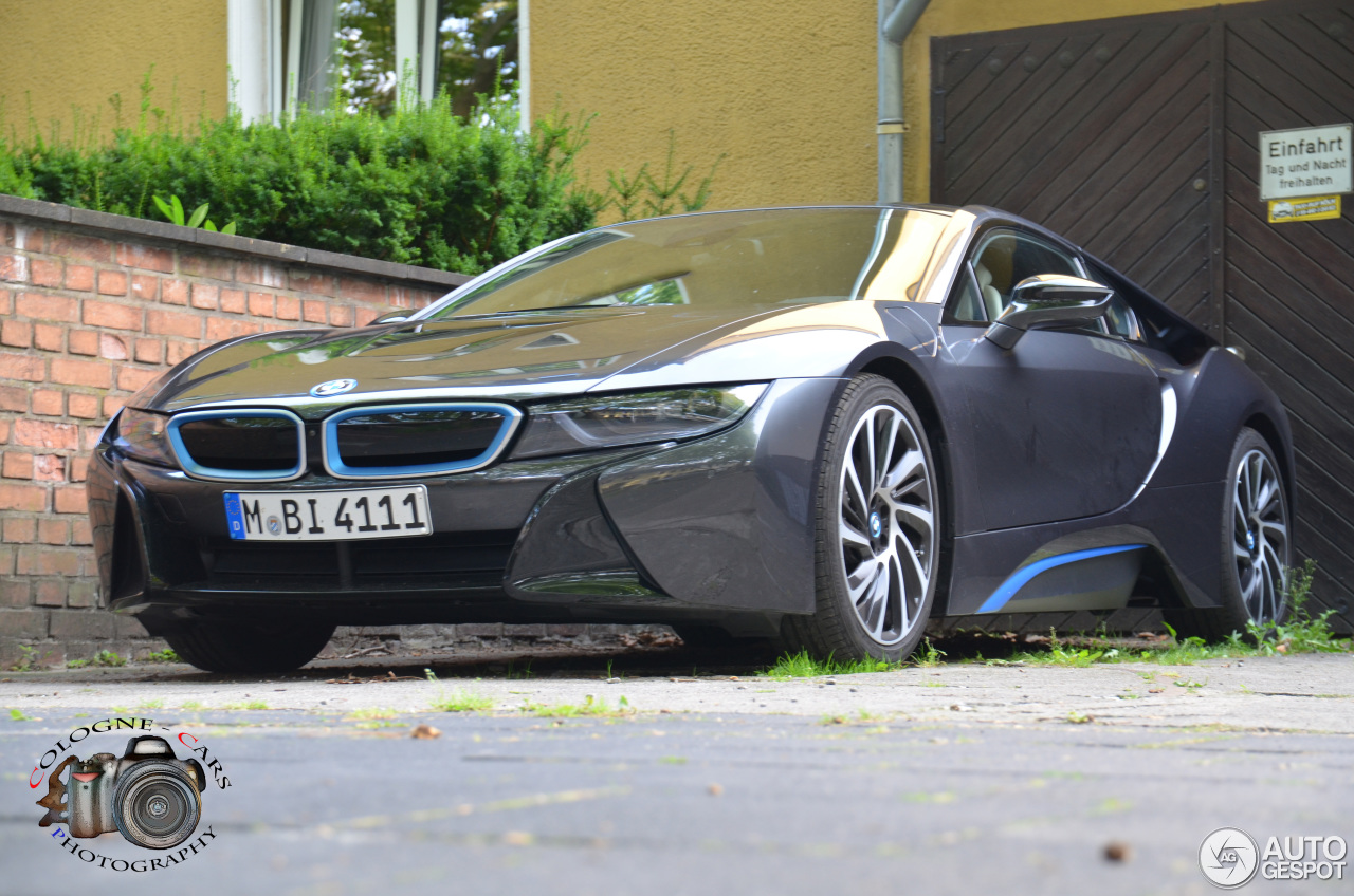 BMW i8