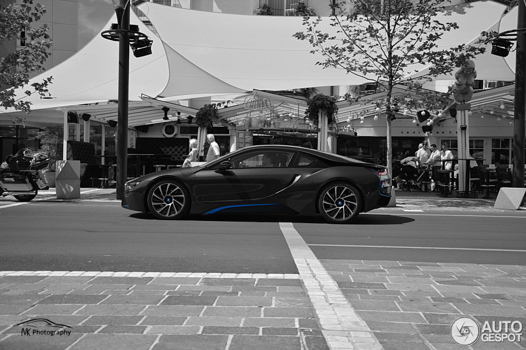 BMW i8