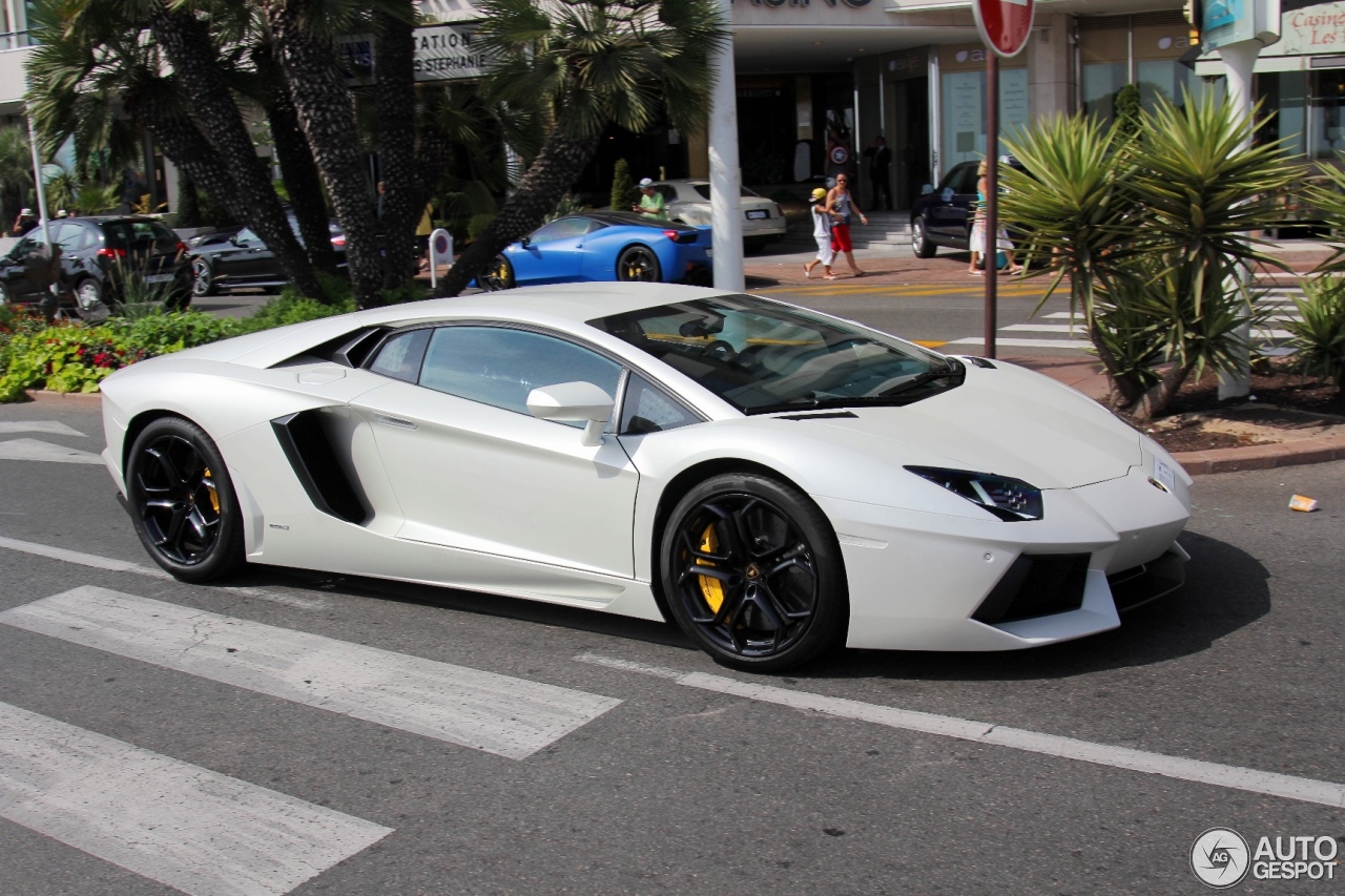 Lamborghini Aventador LP700-4