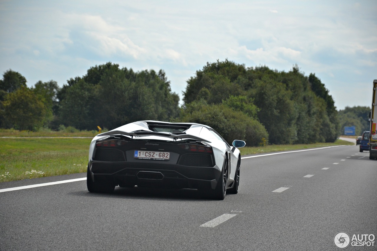 Lamborghini Aventador LP700-4 Roadster