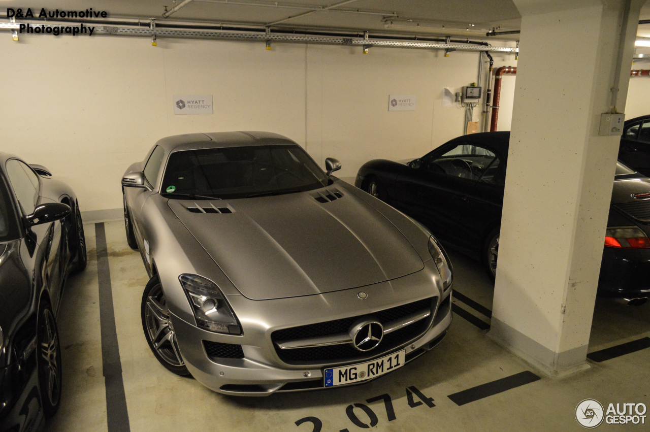 Mercedes-Benz SLS AMG