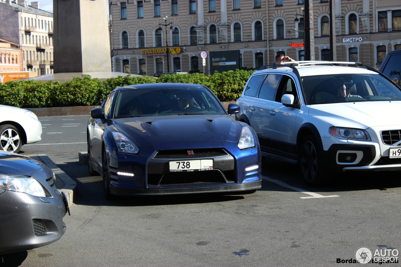 Nissan GT-R 2012