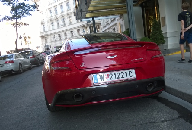 Aston Martin Vanquish 2013