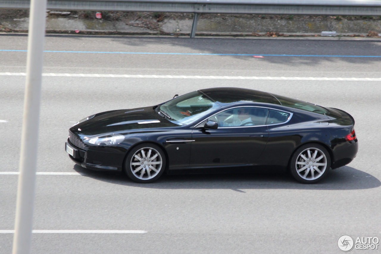 Aston Martin DB9