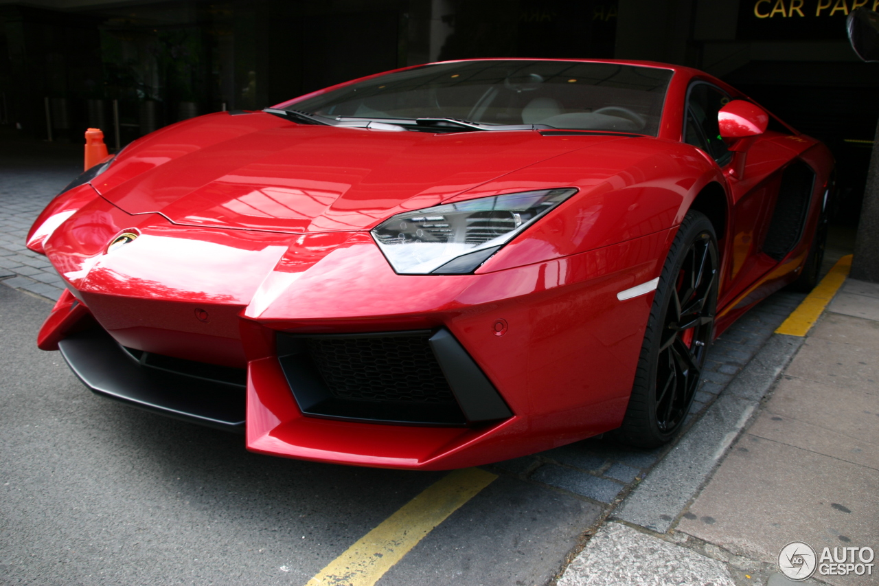 Lamborghini Aventador LP700-4