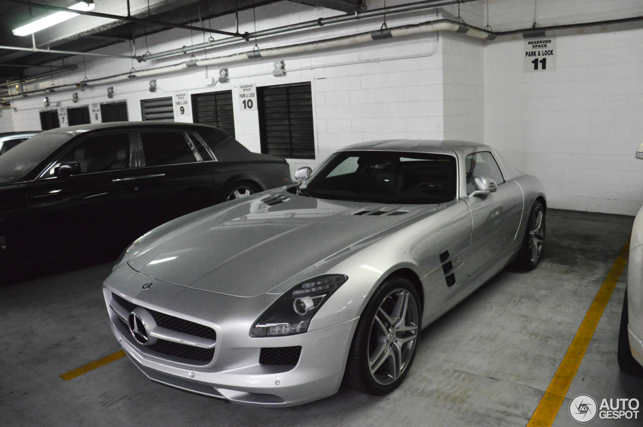 Mercedes-Benz SLS AMG