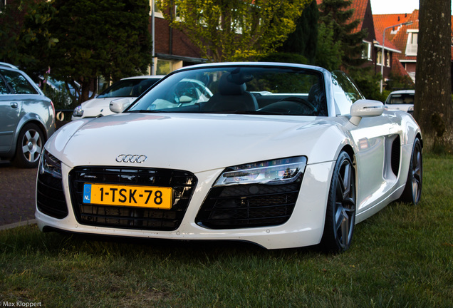 Audi R8 V8 Spyder 2013