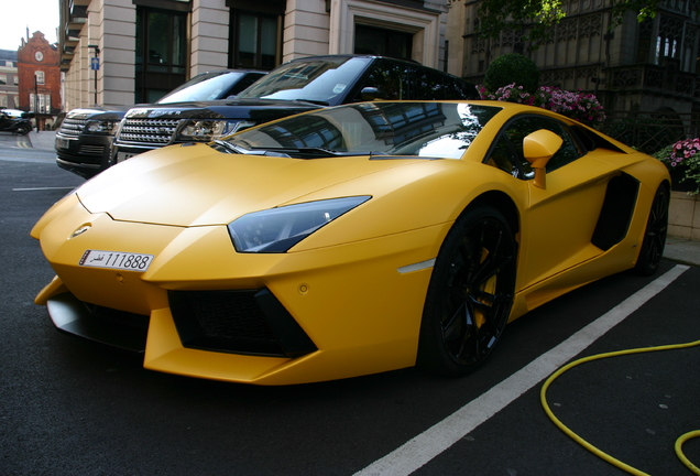 Lamborghini Aventador LP700-4