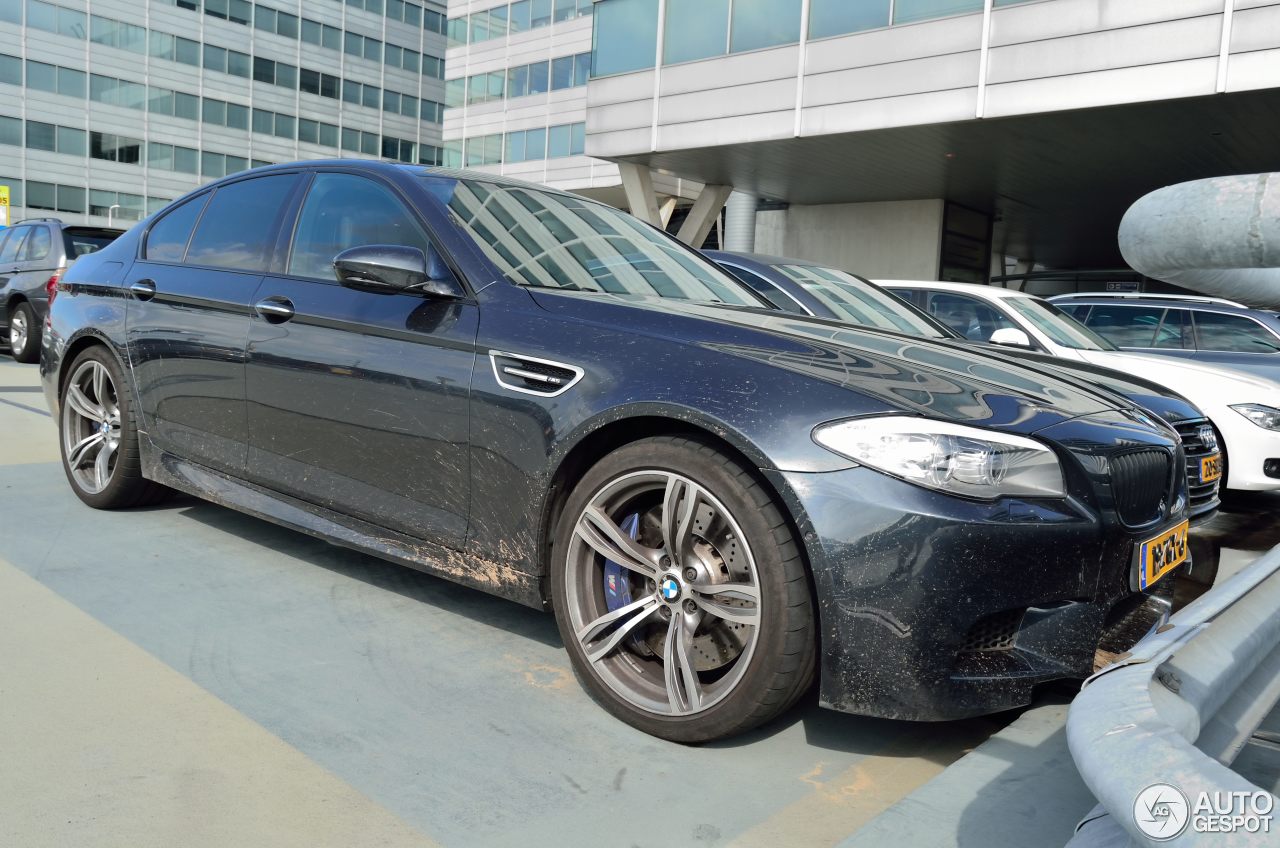 BMW M5 F10 2011