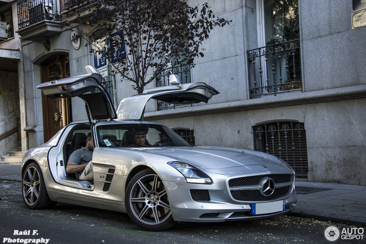 Mercedes-Benz SLS AMG