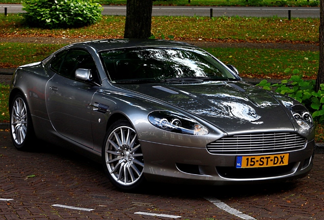 Aston Martin DB9