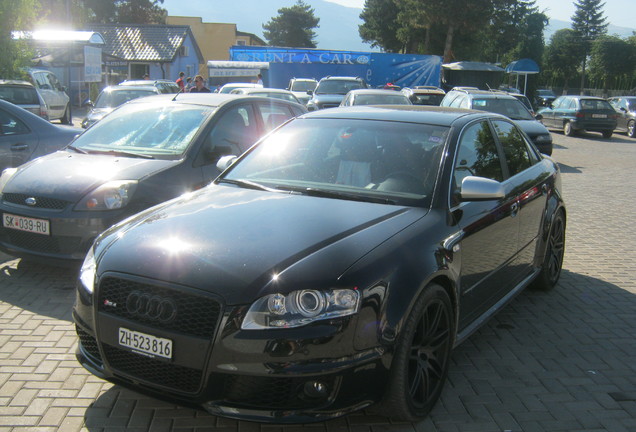 Audi RS4 Sedan