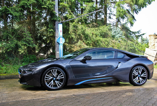 BMW i8