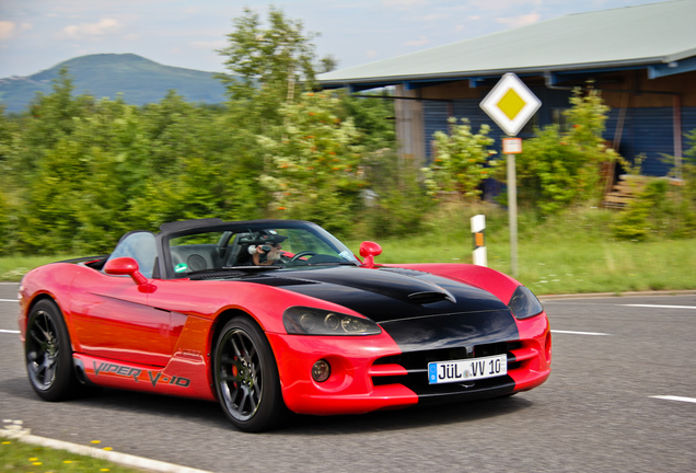 Dodge Viper SRT-10 Roadster 2003