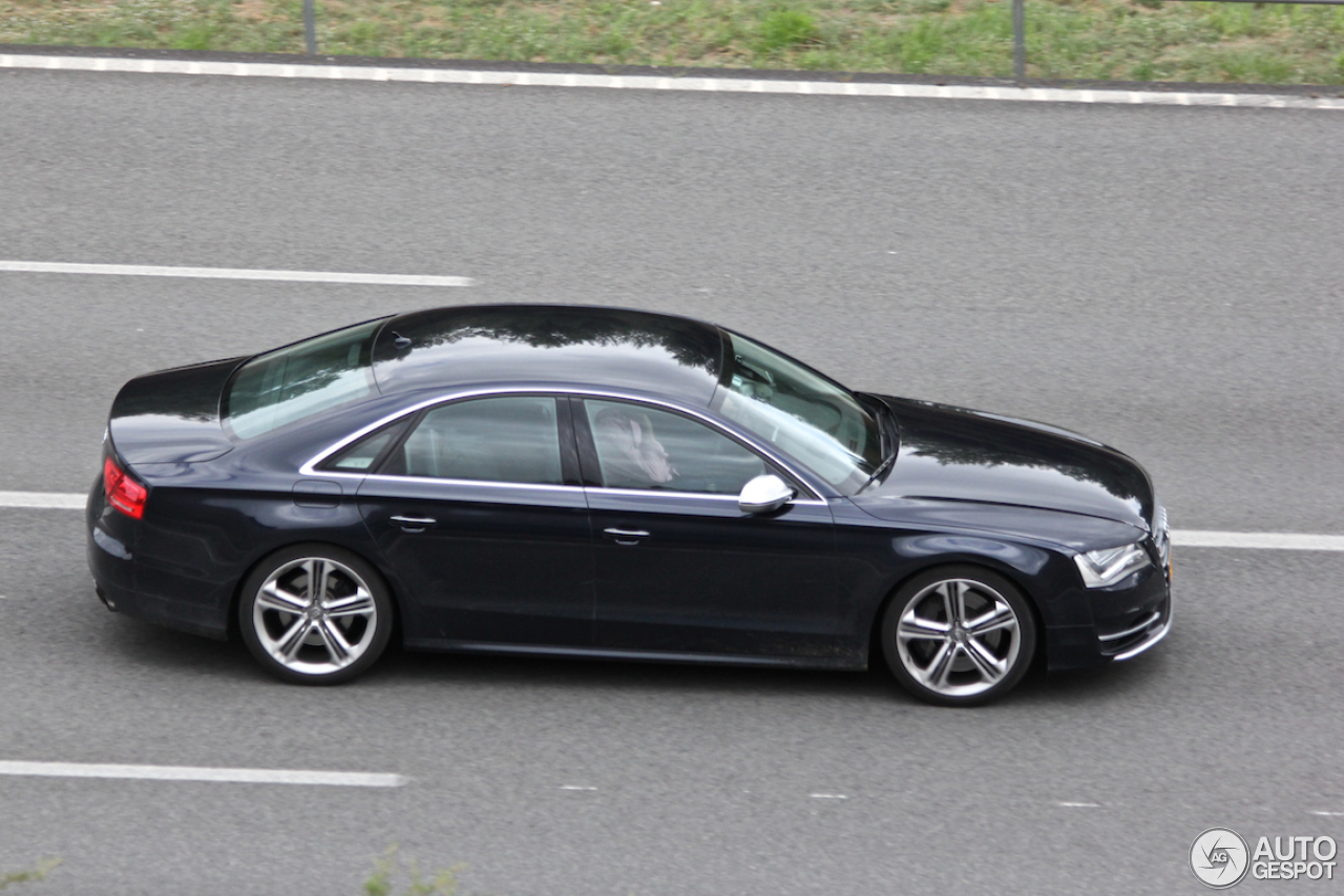 Audi S8 D4