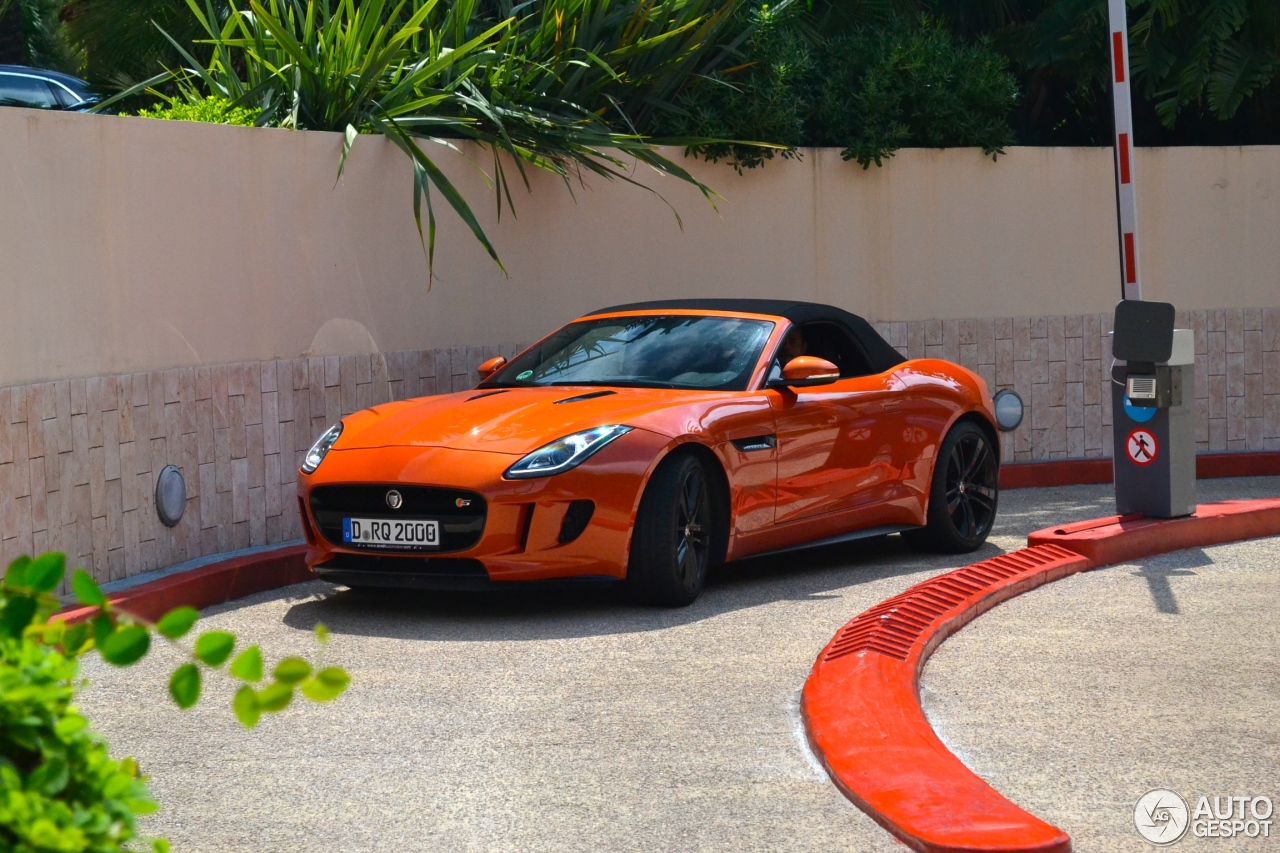 Jaguar F-TYPE S V8 Convertible