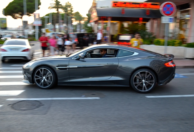 Aston Martin Vanquish 2013