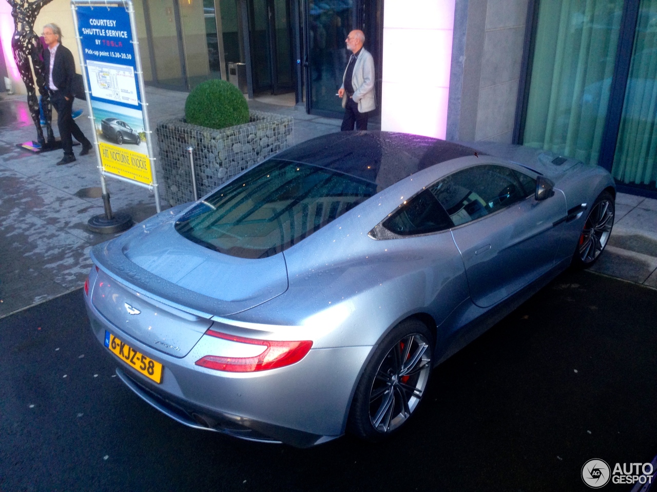 Aston Martin Vanquish 2013