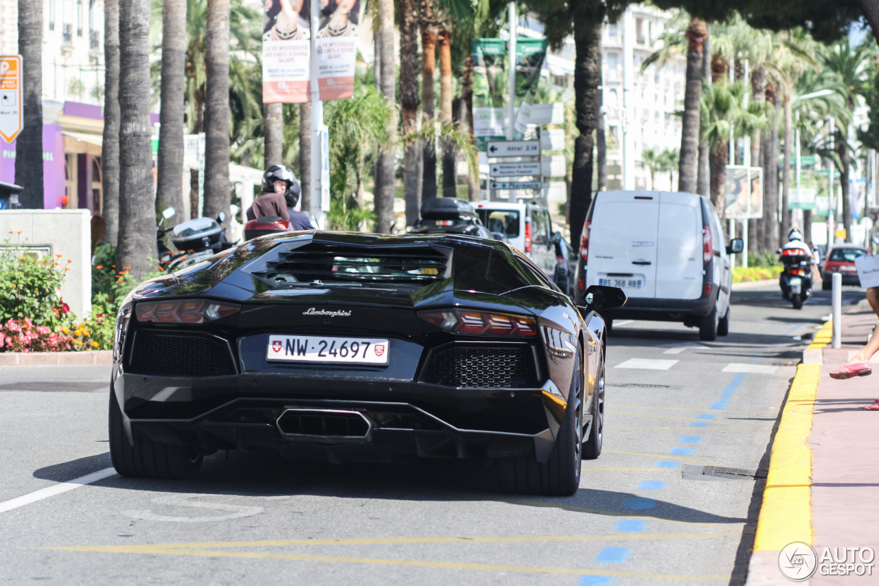 Lamborghini Aventador LP700-4