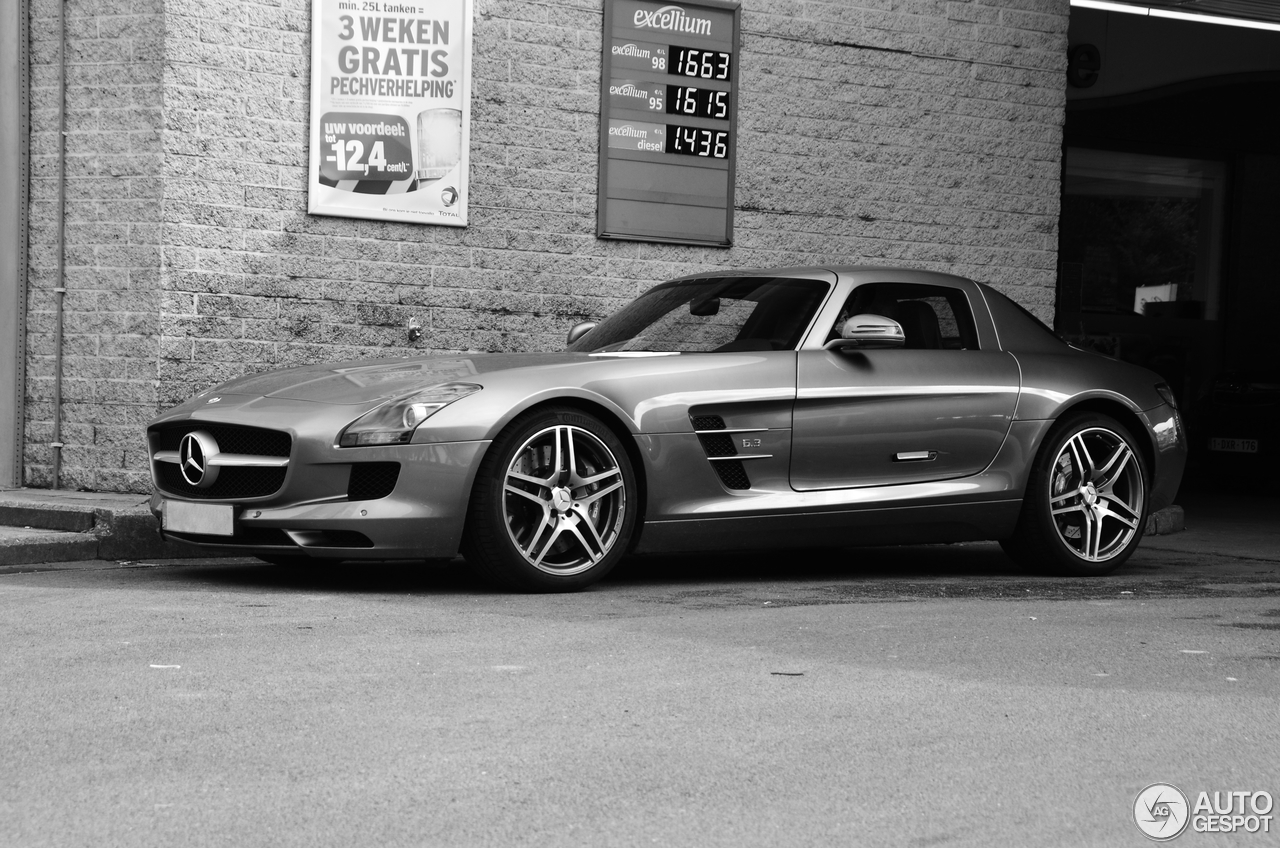 Mercedes-Benz SLS AMG