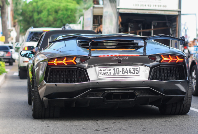 Lamborghini Aventador LP760-4 Oakley Design AlRashed Carbon Edition