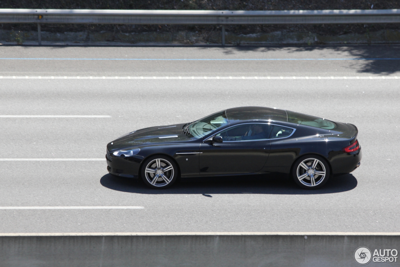 Aston Martin DB9