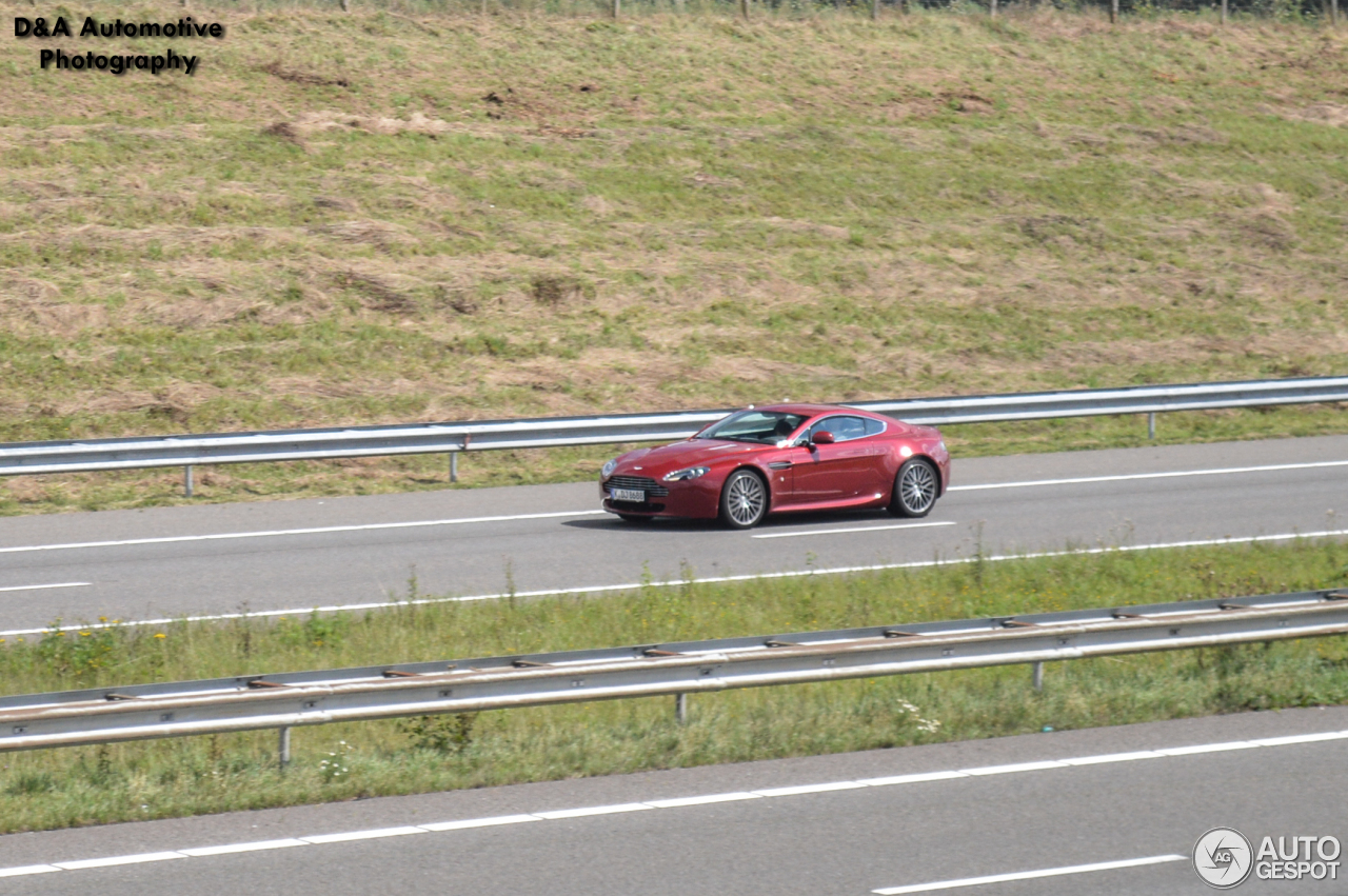 Aston Martin V8 Vantage