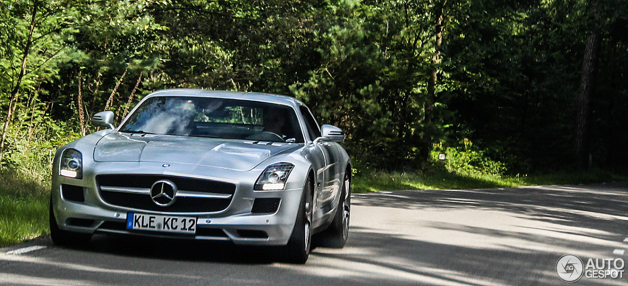 Mercedes-Benz SLS AMG