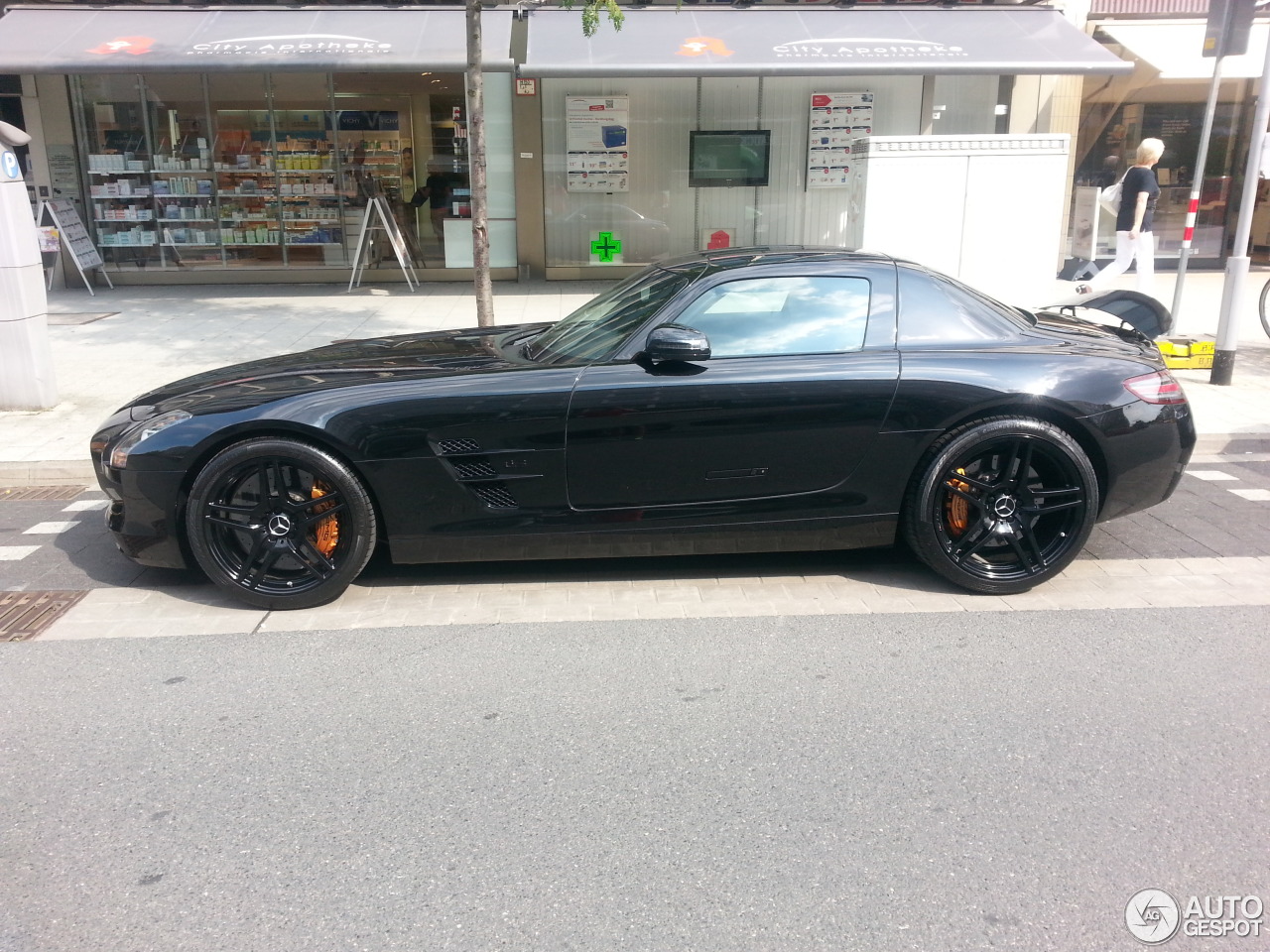 Mercedes-Benz SLS AMG